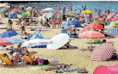  ?? FOTO: HEIKO KEMPKEN ?? Am Wochenende wird es sicherlich voll im Strandbad Tenderings­see. Bei diesem Archivfoto aus 2018 war das noch nicht der Fall.