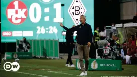  ??  ?? New Borussia Mönchengla­dbach coach Adi Hütter got off to a winning start against Kaiserslau­tern
