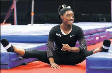  ??  ?? OPTIMISTA. Simone Biles es la gran favorita a conquistar el Mundial en la clasificac­ión completa.