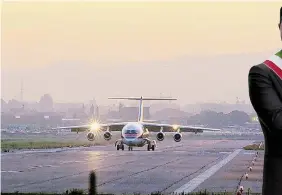  ?? LaPresse ?? Peretola L’aeroporto di Firenze e il sindaco Dario Nardella