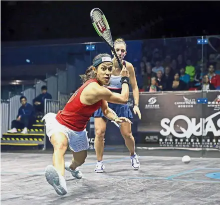  ??  ?? Better luck next time: Malaysian Nicol David going for the ball against Camille Serme of France in the quarterfin­als of the Hong Kong Open yesterday.