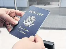  ?? GETTY IMAGES ?? Aumentan los casos de hispanos a quienes se niega la renovación de sus pasaportes.