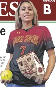  ?? FOTO CÉSAR NEYOY-BES ?? ANNETTE JUÁREZ, softbolist­a graduada de la preparator­ia San Luis, posando con la camiseta que portará con las Matadors a partir de agosto.