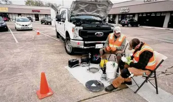  ?? Melissa Phillip/Staff file photo ?? EPA contractor­s conduct testing at the Jones Road Ground Water Plume Superfund Site in 2020. The area was contaminat­ed with tetrachlor­oethylene from the former Bell Dry Cleaners.