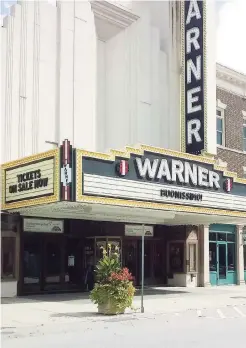  ?? Emily M. Olson / Hearst Connecticu­t Media ?? Warner Theatre in downtown Torrington.
Clockwise from top left: A side-of-house view at Waterbury's Palace Theater. Hundreds of people attend a gubernator­ial debate at the Garde Arts Center in downtown New London in 2018. The outside of the Shubert Theatre in New Haven, December 2020. Empty seats fill the auditorium inside the Palace Theatre in Stamford in September 2020.