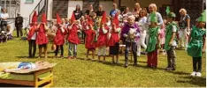  ?? Foto: Christina Riedmann Pooch ?? Eine märchenhaf­te Auszeit bot die Aufführung des Kindergart­ens beim diesjährig­en Merchinger Pfarrfest.