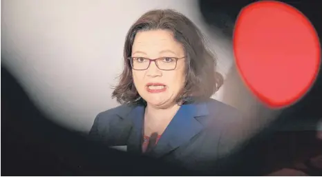  ?? FOTO: DPA ?? „ Ein Anschlag auf das transatlan­tische Verhältnis“: SPD- Chefin Andrea Nahles wählt harte Worte in Richtung US- Regierung.