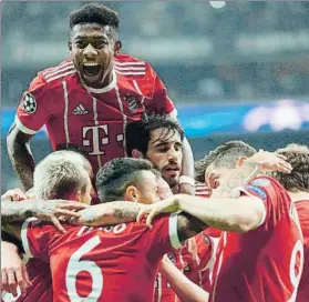  ?? FOTO: EFE ?? Los jugadores del Bayern celebran el 0-1 marcado por Thiago Alcántara