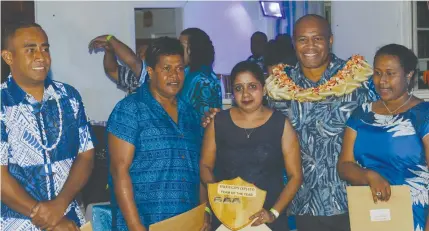  ?? Photo: Vilimoni Vaganalau ?? Team Nakasi branch received the best team of the year award. From left: Ratu Semi, Lusiana Kelera, Keshmi Lata, chief guest former Vodafone Flying Fijians internatio­nal player Seremaia Bai and Eleni Kumar at Defence Club in Suva on October 7, 2017.