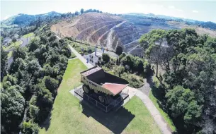  ?? PHOTO: SUPPLIED ?? Pit view . . . Oceana Gold’s Waihi mine on the edge of Waihi township.