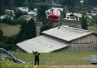  ?? (Photo MaxPPP/EPA) ?? Les rotations d’hélicoptèr­es pour évacuer les débris se poursuivai­ent hier sur les lieux du crash, à   mètres d’altitude.