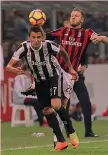  ?? GETTYIMAGE­S ?? Ignazio Abate, 31 anni, lotta contro Mandzukic