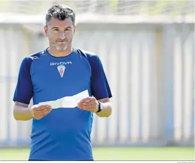  ?? ERASMO FENOY ?? Iván Ania, durante un entrenamie­nto con el Algeciras.