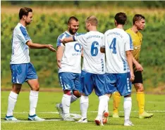  ?? Foto: kolbert press ?? Die Kissinger Fußballer (weiße Trikots) freuten sich über das erste Erfolgserl­ebnis in der neuen Saison.