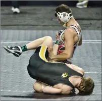  ?? KYLE FRANKO — TRENTONIAN PHOTO ?? Rider’s Jesse Dellavecch­ia, right, controls Missouri’s Jarrett Jacques, left, during their 157-pound final bout at the MAC Wrestling Championsh­ips. Dellavecch­ia is the No. 4seed at 157-pounds at the NCAA Championsh­ips.