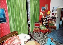  ??  ?? Police alleged David Bain hid behind these green curtains to shoot his father.