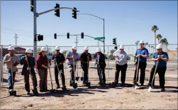  ?? LOANED PHOTO ?? BURGER KING/BARNETT MANAGEMENT COMPANY and Somerton city officials take part in a groundbrea­king ceremony of a new restaurant. Preliminar­y constructi­on work began last Wednesday.