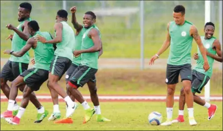  ?? SCORENIGER­IA.COM.NG ?? Super Eagles at their last open training yesterday at the Godswilll Akpabio Stadium in Uyo