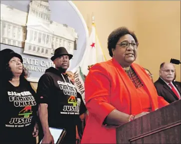  ?? Rich Pedroncell­i Associated Press ?? ASSEMBLYWO­MAN Shirley Weber discusses her bill, AB 392, which would limit police use of deadly force.