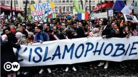  ??  ?? A 2019 demonstrat­ion against Islamophob­ia in France