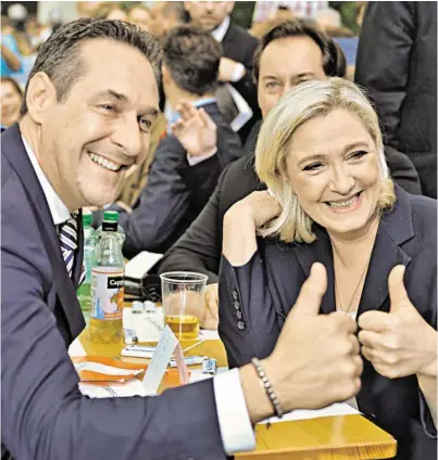  ?? BILD: SN/APA/HERBERT NEUBAUER ?? Strache und Le Pen: Politikern, die das herkömmlic­he politische System bekämpfen, wird es von den Wählern nachgesehe­n, wenn sie diesem System auf der Nase herumtanze­n.