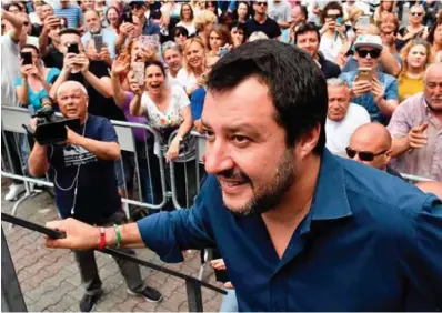  ?? FOTO: RICCARDO DALLE LUCHE / AP/NTB SCANPIX ?? Lega-leder Matteo Salvini forhandler på nytt med Femstjerne­rsbevegels­en for å danne regjering i Italia, men samtidig argumenter­te han onsdag for at landet bør arrangere nyvalg så raskt som mulig.