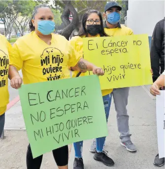  ?? /CARLOS LUNA ?? Pacientes y familiares han exigido medicament­os y tratamient­o