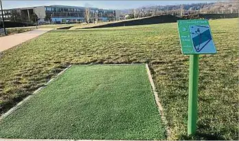  ?? ?? Der Park um Belval verfügt zum Beispiel über eine Frisbeegol­f-Anlage.