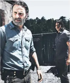  ??  ?? ► Rick Grimes (Andre Lincoln) y Daryl Dixon (Norman Reedus) en The Walking Dead.