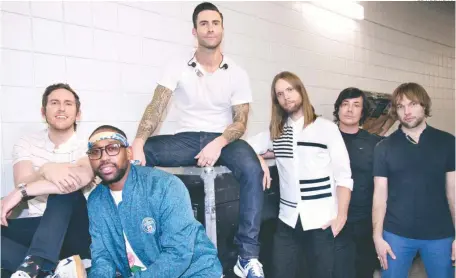  ?? FUENTE EXTERNA ?? La banda: Adam Levine, al centro sentado, Mickey Madden, James Valentine, Matt Flynn, P. J. Morton y Jesse Carmichael.