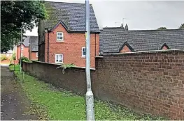  ?? ?? ●●An ‘unsafe wall’ is said to affect homes on Davies Street, Norton Street and Percyvale Street