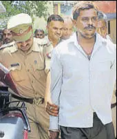  ?? PTI FILE ?? Businessma­n Moninder Singh Pandher and Prime accused Surinder Koli (right) were held guilty by the CBI court in Ghaziabad on Thursday.