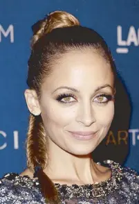  ??  ?? Nicole Richie is a classic example of protruding eyes.