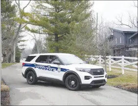  ?? MICHAEL CONROY /AP ?? Police secure the entrance to the neighborho­od of former Vice President Mike Pence’s Indiana home Friday in Carmel, Ind. The FBI searched Pence’s home as part of a classified records probe.
