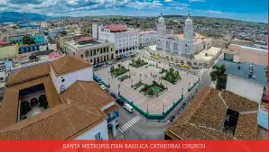  ??  ?? SANTA METROPOLIT­AN BASILICA CATHEDRAL CHURCH