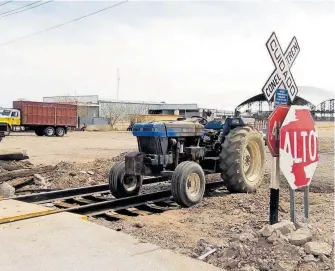  ?? / ABRAHAM ZAMARRÓN ?? Medidas de presión contra la paraestata­l y la federación se han concentrad­o en la toma de las vías del ferrocarri­l.