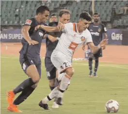  ?? — N. VAJIRAVELU ?? Action from the match between Chennaiyin FC and Goa FC at the Jawaharlal Nehru Stadium in Chennai. Goa won 3-1.