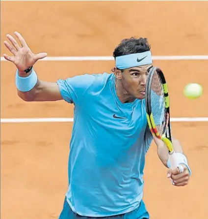  ?? FOTO: AP ?? Rafa Nadal, a por el triunfo 800 profesiona­l hoy ante Maximilian Marterer en la pista central de Roland Garros