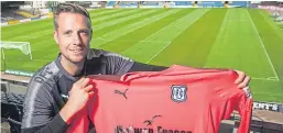  ??  ?? Dark Blues keeper Elliott Parish is ready for Dundee’s battle of the gloves this season.