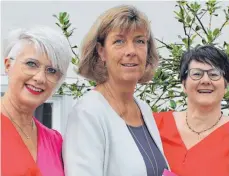  ?? ARCHIVFOTO: JL ?? Andrea Friedl, Gudrun Albrecht und Heike Hengge (von links) sind die kreativen Köpfe hinter den Aktivitäte­n der VHS Isny.