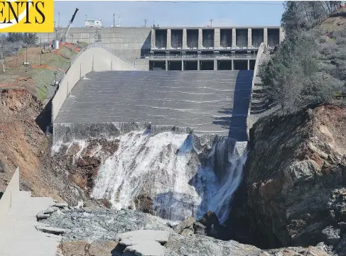  ?? RICH PEDRONCELL­I / THE ASSOCIATED PRESS FILES ?? A team of experts says bad design and constructi­on a half-century ago contribute­d to a spillway collapse at Oroville Dam, the tallest in the U.S.