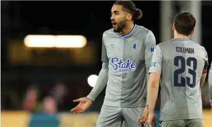  ?? ?? Dominic Calvert-Lewin shows his surprise at the referee Christophe­r Kavanagh’s decision. Photograph: David Klein/Reuters