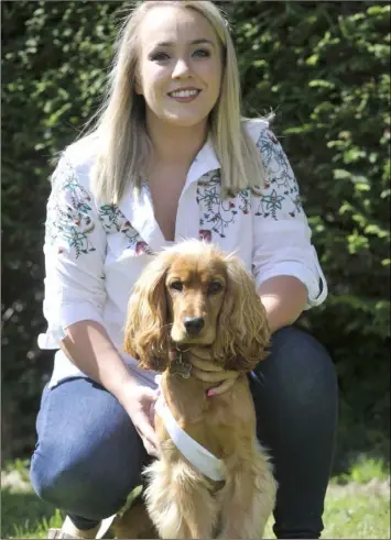  ??  ?? Nuala Mullen with her dog, ‘Ziggy’ The Louth finalist in the Nose of Tralee Competitio­n.