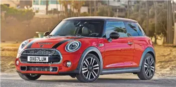  ?? FOTOS: MINI ?? Mini bietet den Dreitürer (im Bild), den Fünftürer und das Cabrio auf Wunsch mit LED-Scheinwerf­ern an.