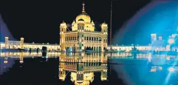  ?? TWITTER ?? The illuminate­d Gurdwara Darbar Sahib ahead of the planned inaugurati­on of the Kartarpur corridor on November 9.