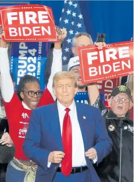  ?? AFP ?? Incendio. Trump, durante su violento discurso en Wisconsin.