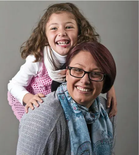  ?? PHOTO: KEVIN FARMER ?? DONATE NOW: Rebecca Grice and her daughter Charlotte, six, are encouragin­g people to give blood as part of National Blood Donor Week after blood transfusio­ns helped save Charlotte’s life.