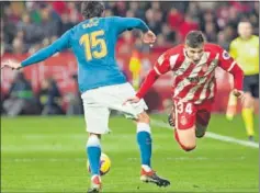  ??  ?? DEBUT. Valery, en una acción con Savic en el Girona-Atlético.