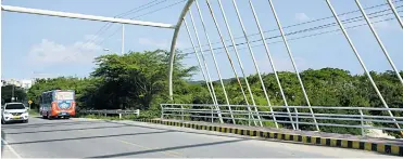  ?? LUIS FELIPE DE LA HOZ ?? Vista del puente José Name Terán, ubicado sobre el arroyo León, en el municipio de Puerto Colombia.