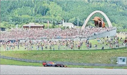  ?? FOTO: GETTY ?? Las colinas de Zeltweg ofrecen un marco incomparab­le para la carrera del GP de Austria que se disputa en el Red Bull Ring